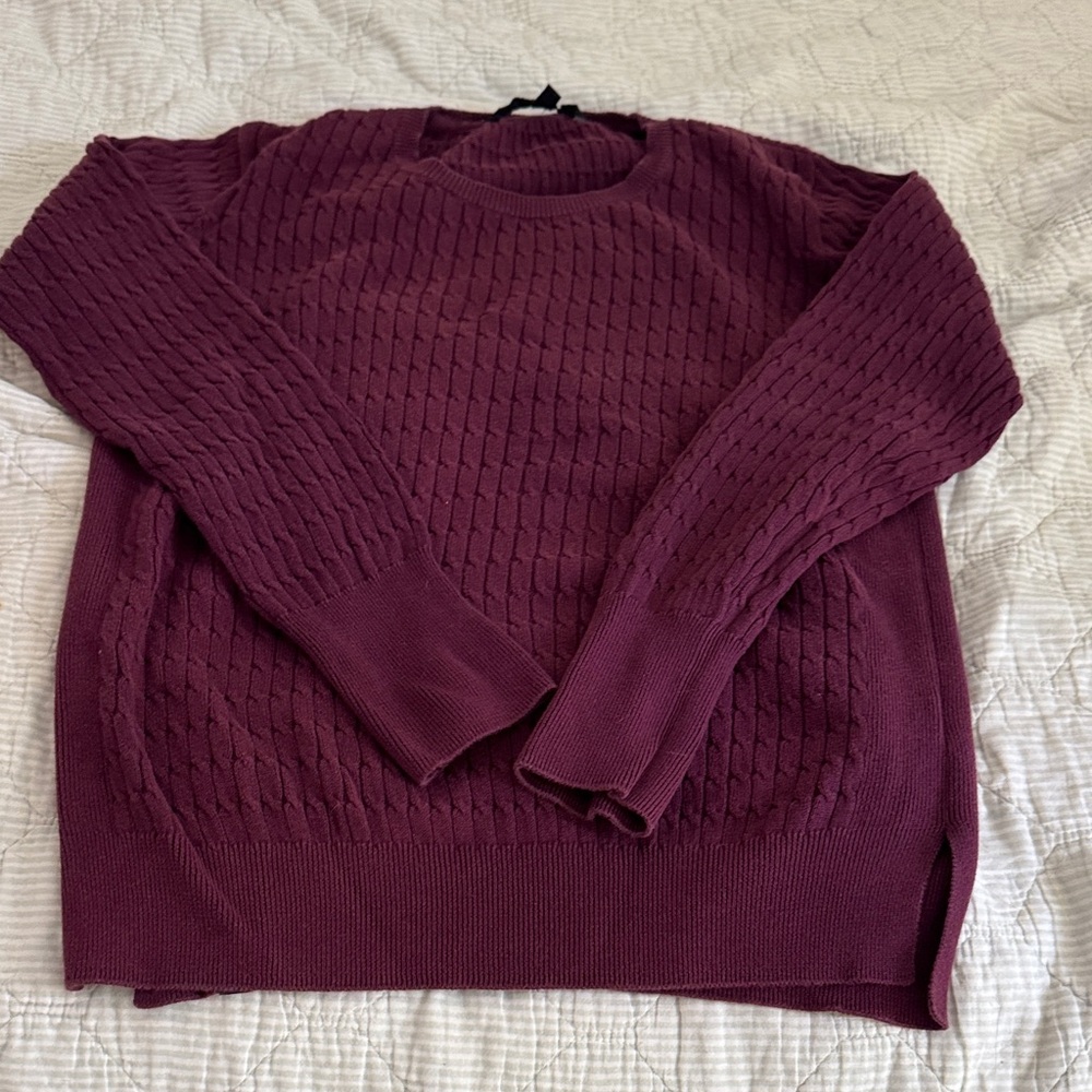Crew Neck Cable Knit Sweater - Burgundy